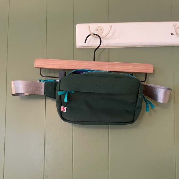 Lego x Target snap closure belt bag with adjustable strap in forest green - Picture 3 of 8